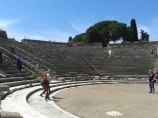 01673 ostia - regio ii - insula vii - teatro (ii,vii,2) - innenraum - blick ri osten - 2016.jpg